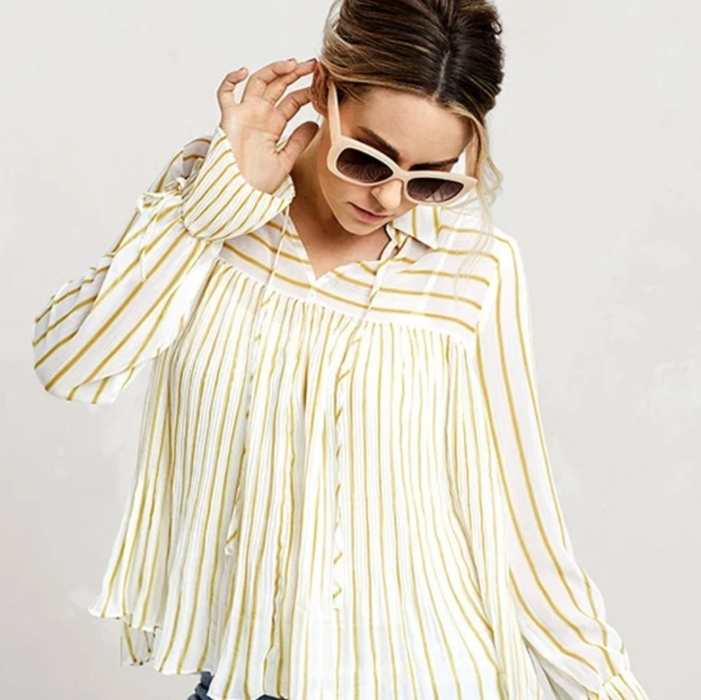 Lauren Conrad swing design top‎ yellow/White sz xs Roomy And Flowy